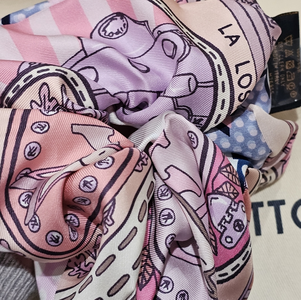 LOUIS VUITTON SCRUNCHIE HAIR ACCESSORY HAIR RIBBON CREME PINK MONOGRAM LARGE SIZ - Picture 8 of 17